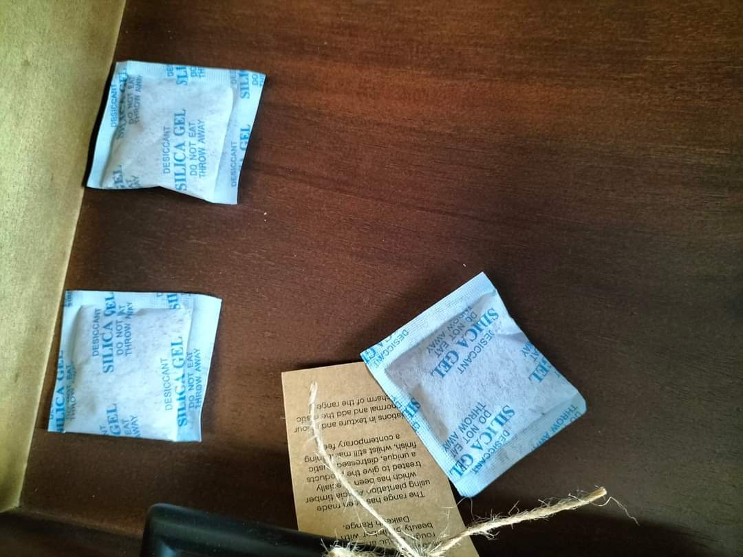 The Necessity of Using Silicagel Desiccant 1 z4932073943164 13f0695f43bd1ed7d7af510884ce18fb